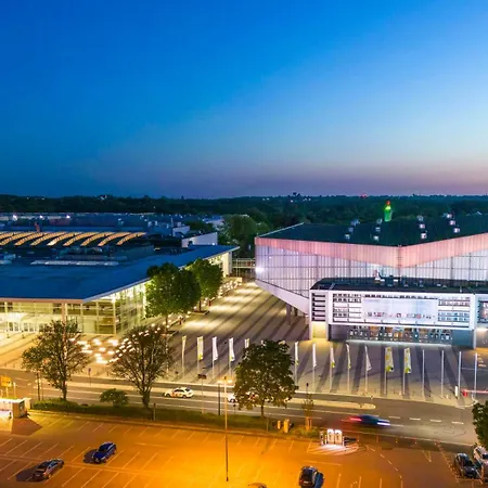 Modern Und Ruhig, Mit Garage & Ps4, Nahe Messe, Rue Und Uniklinik, Voll Ausgestattete Kueche, Bad Mit Dusche Und Badewanne Apartmán